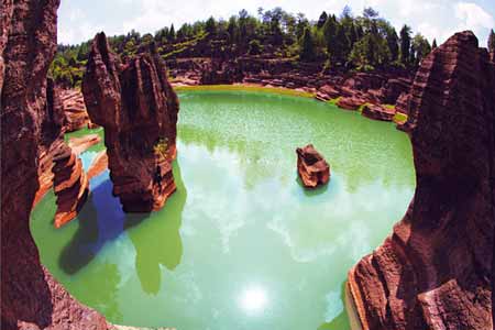 張家界、袁家界、天子山、紅石林、鳳凰古城四晚五日游